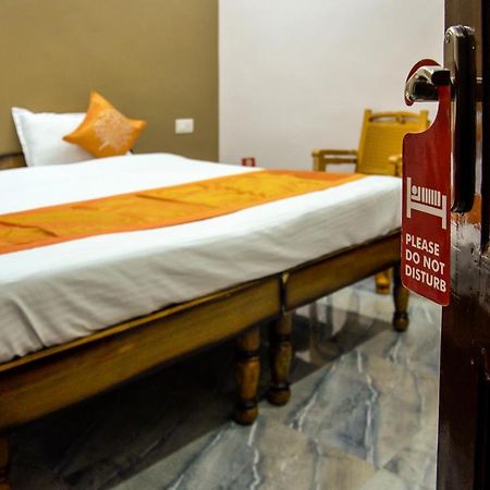 Oyo 7622 Varanasi Stays Zewnętrze zdjęcie