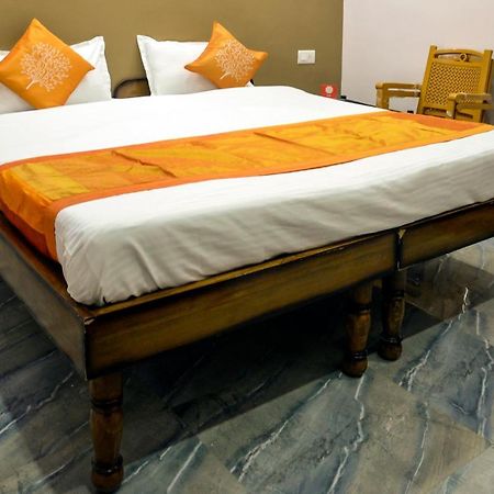 Oyo 7622 Varanasi Stays Zewnętrze zdjęcie