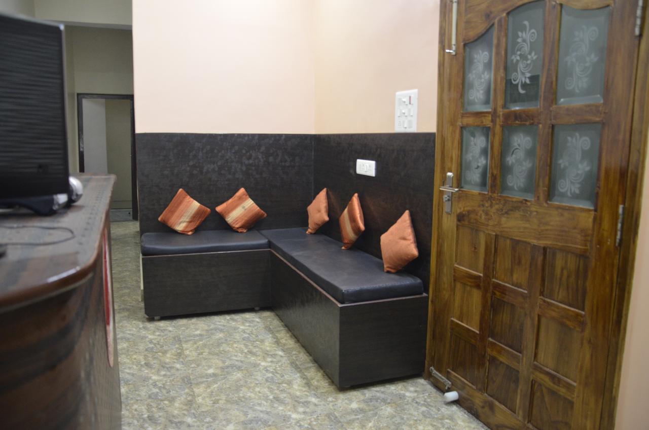 Oyo 7622 Varanasi Stays Zewnętrze zdjęcie