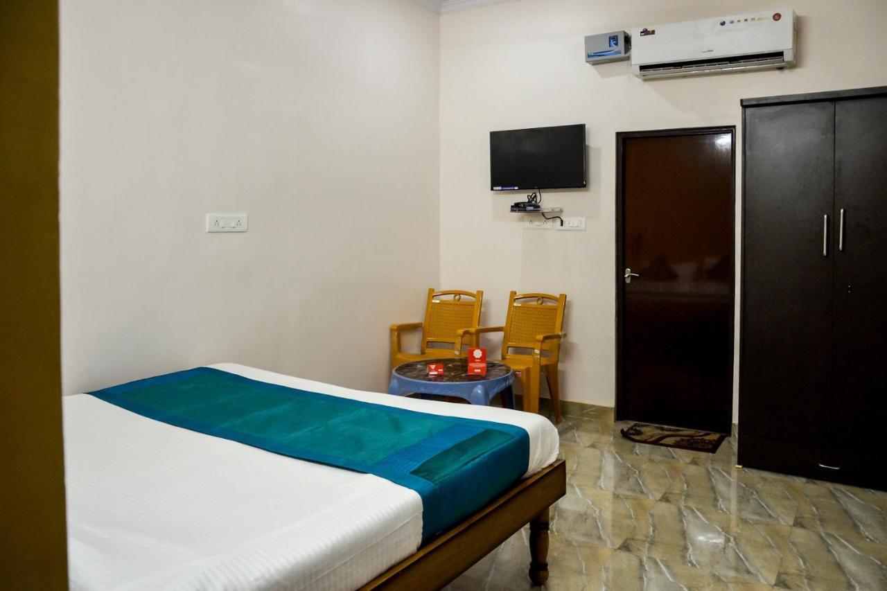 Oyo 7622 Varanasi Stays Zewnętrze zdjęcie