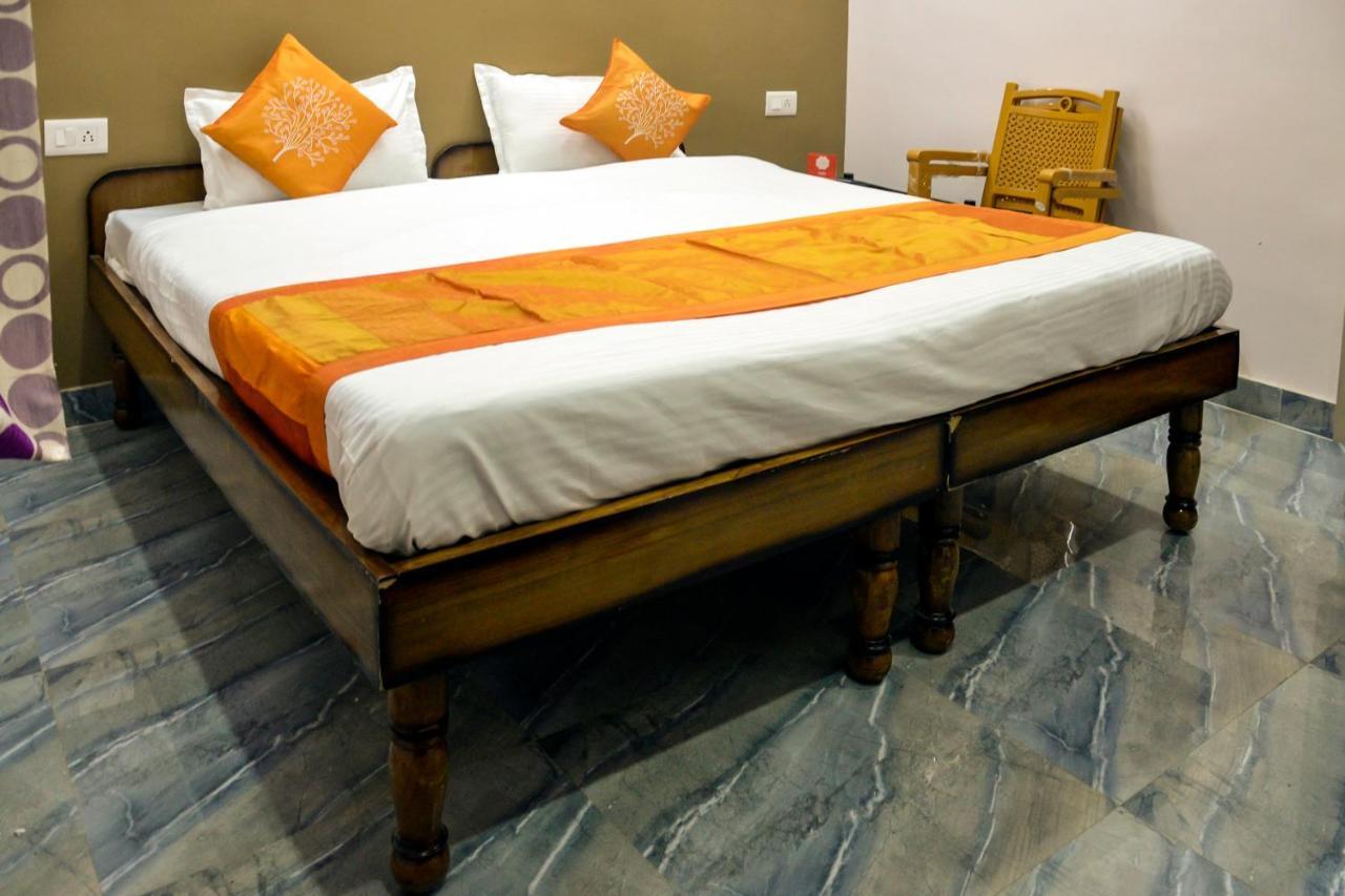 Oyo 7622 Varanasi Stays Zewnętrze zdjęcie